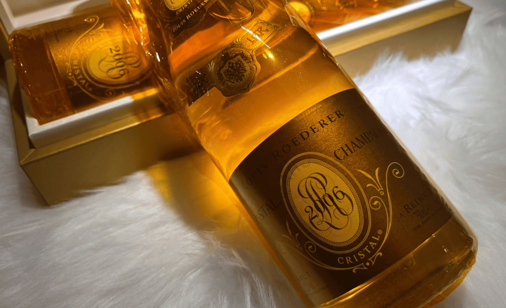 In Stock, 97pts AG: Louis Roederer Cristal 2006 Gift Box